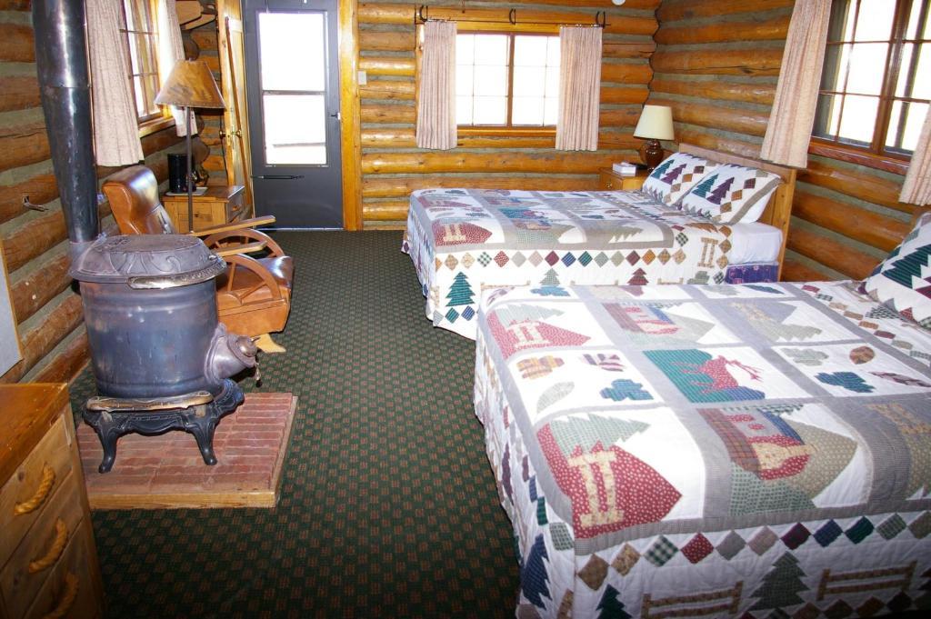 Parade Rest Ranch West Yellowstone Bilik gambar