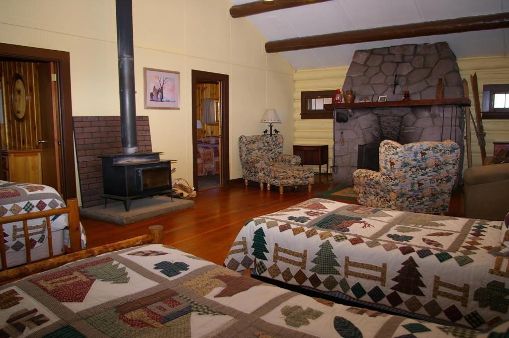 Parade Rest Ranch West Yellowstone Bilik gambar