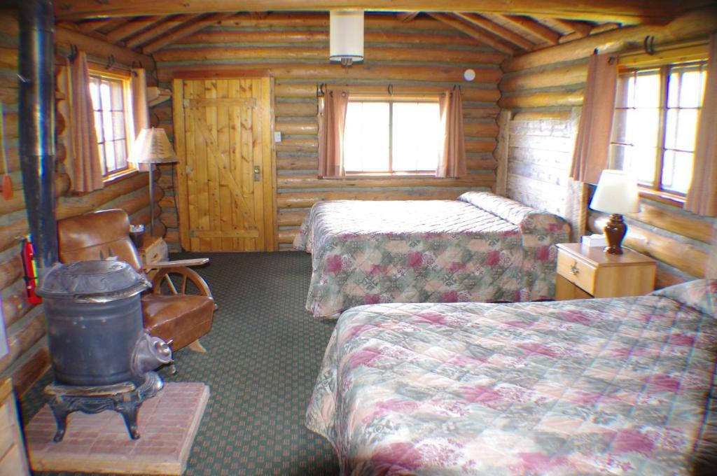 Parade Rest Ranch West Yellowstone Bilik gambar